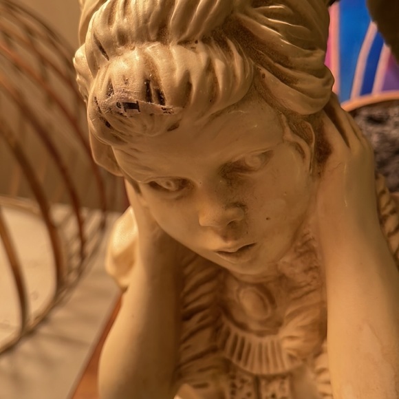 Statue - Picture 3 of 5